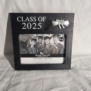Class of 2025 Graduation Photo Frame 6x4 Black Woodgrain Tabletop Wall Mount